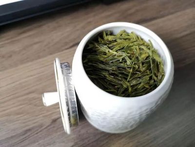 等到了!今年第一杯西湖龙井茶来咯